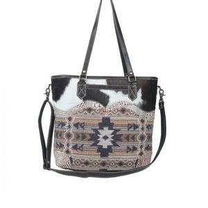Myra bag weekender tote